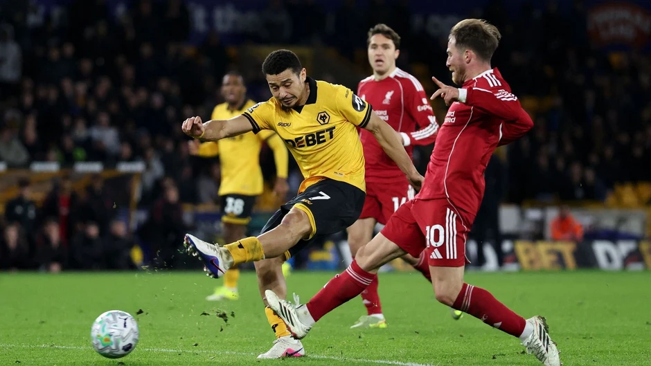 Liverpool thua bẽ bàng đội bét bảng Ngoại hạng Anh Liverpool thua bẽ bàng đội bét bảng Ngoại hạng Anh