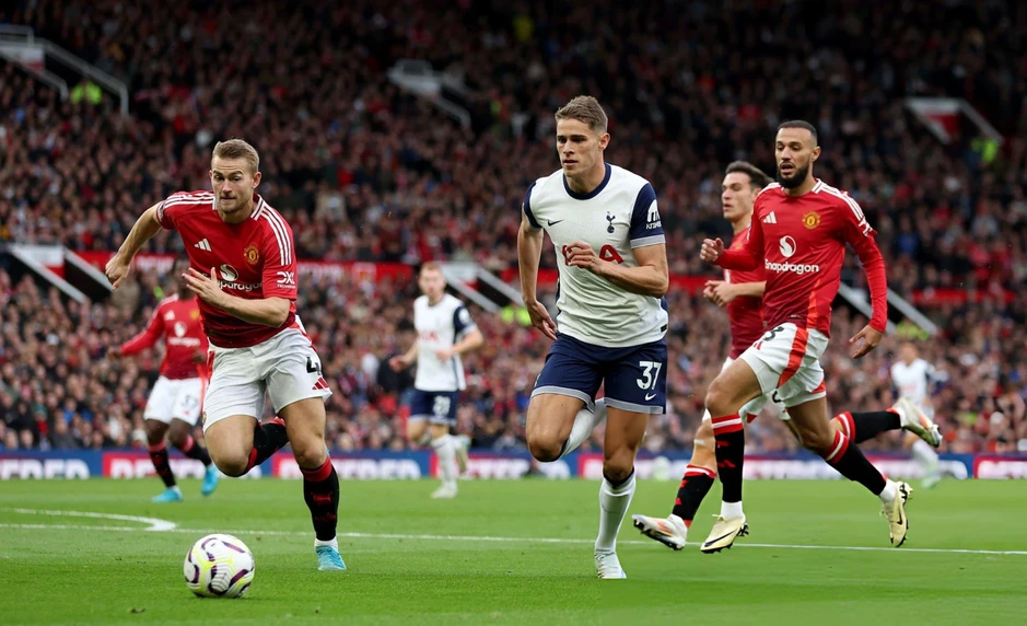 Lộ mức lương “khủng” Tottenham chi để De Zerbi cứu mùa giải