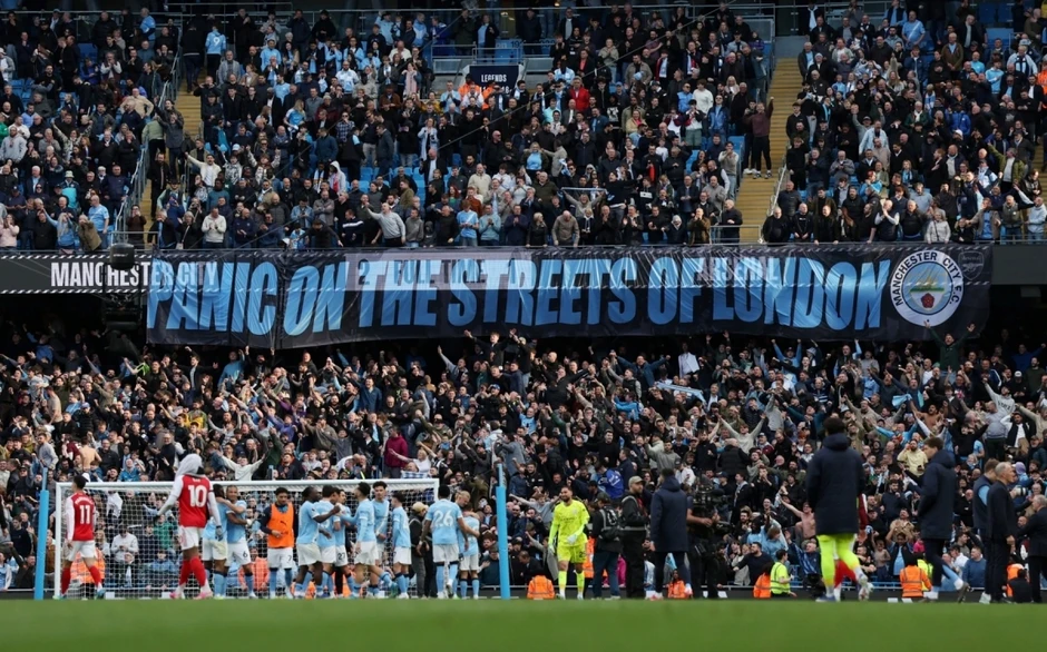 Loạt biểu cảm "khó đỡ" của Mikel Arteta trong ngày Arsenal thua Man City