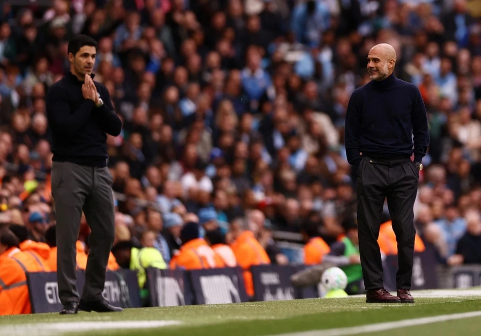 Loạt biểu cảm "khó đỡ" của Mikel Arteta trong ngày Arsenal thua Man City
