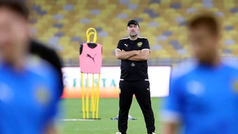 Malaysia chia tay HLV trưởng ĐTQG và U23