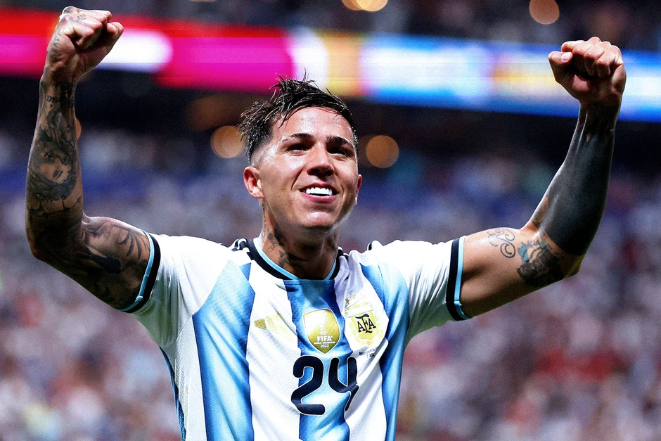 Man City chiêu mộ Enzo Fernandez thay thế Rodri