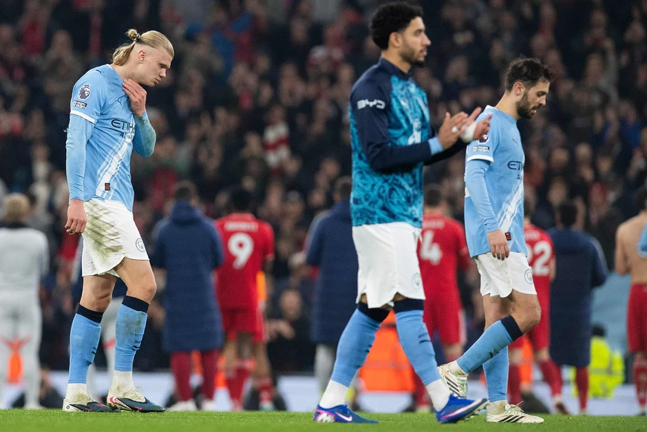 Man City hòa Nottingham: Pep Guardiola dâng cúp cho Arsenal Man City hòa Nottingham: Pep Guardiola dâng cúp cho Arsenal
