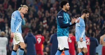 Man City hòa Nottingham: Pep Guardiola dâng cúp cho Arsenal