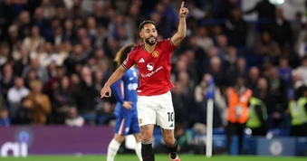 Man Utd đánh bại Chelsea, tiến gần tấm vé dự Champions League