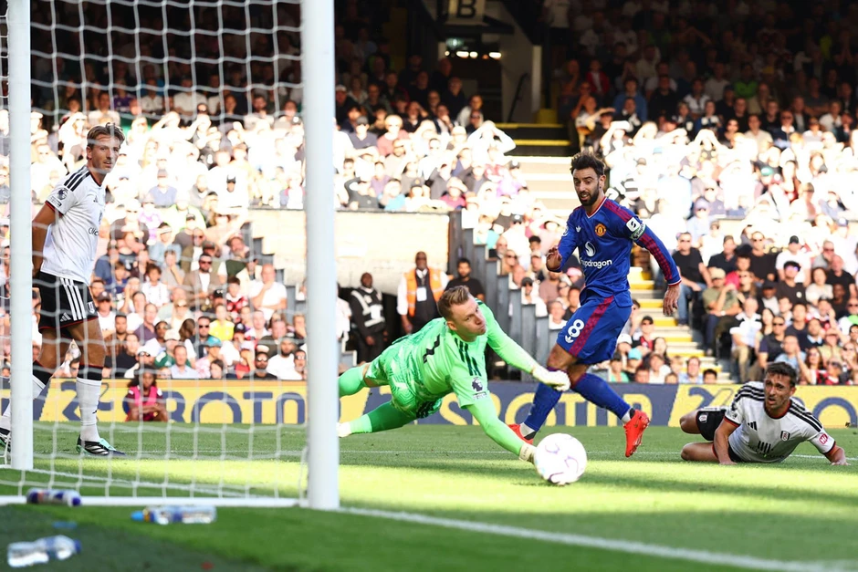 Man Utd nhọc nhằn giành lại 1 điểm từ tay Fulham Man Utd nhọc nhằn giành lại 1 điểm từ tay Fulham