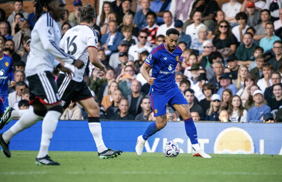 Man Utd nhọc nhằn giành lại 1 điểm từ tay Fulham Man Utd nhọc nhằn giành lại 1 điểm từ tay Fulham