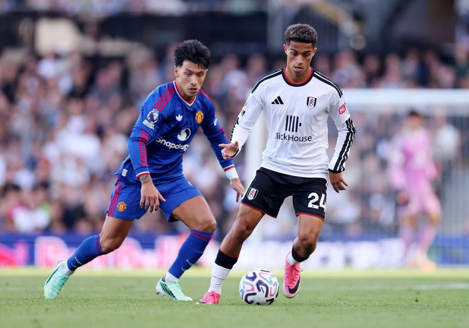 Man Utd nhọc nhằn giành lại 1 điểm từ tay Fulham Man Utd nhọc nhằn giành lại 1 điểm từ tay Fulham