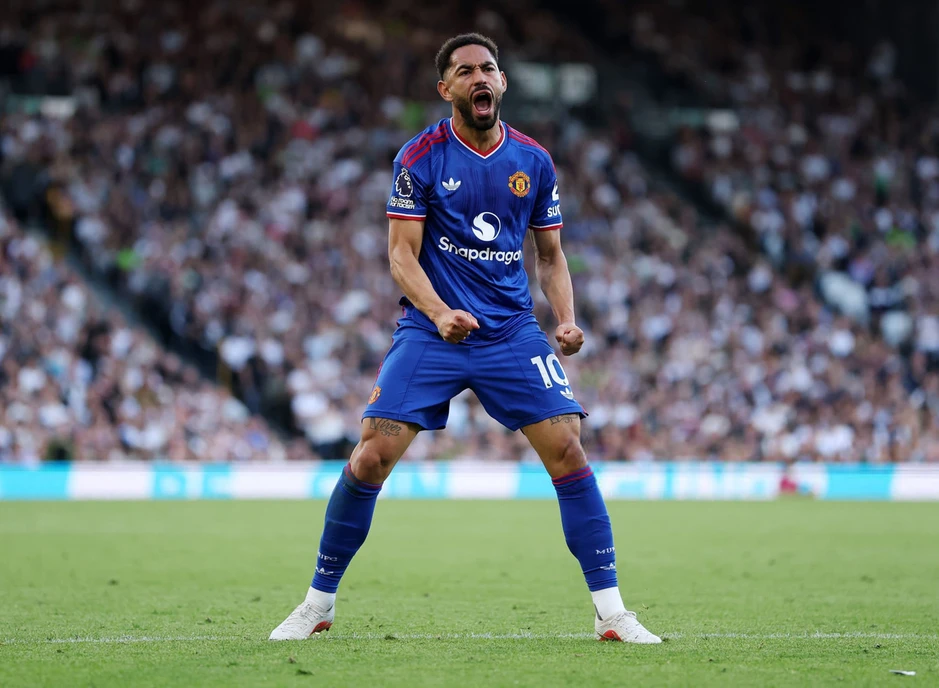 Man Utd nhọc nhằn giành lại 1 điểm từ tay Fulham Man Utd nhọc nhằn giành lại 1 điểm từ tay Fulham