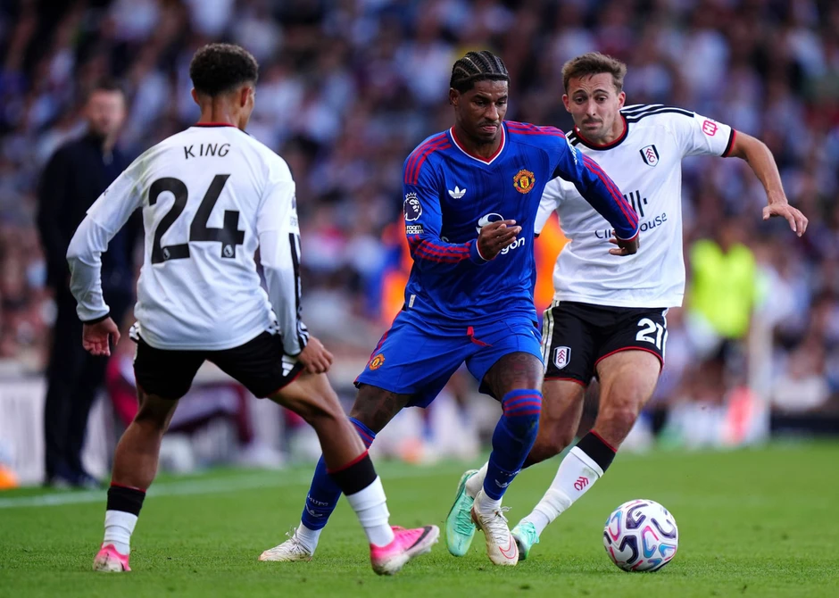 Man Utd nhọc nhằn giành lại 1 điểm từ tay Fulham Man Utd nhọc nhằn giành lại 1 điểm từ tay Fulham