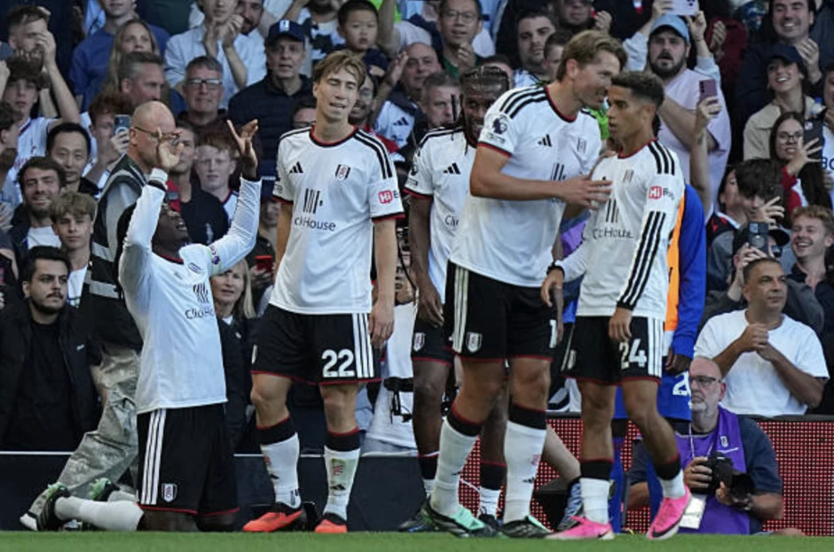 Man Utd nhọc nhằn giành lại 1 điểm từ tay Fulham Man Utd nhọc nhằn giành lại 1 điểm từ tay Fulham