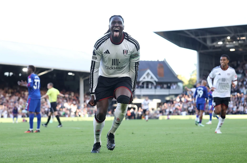 Man Utd nhọc nhằn giành lại 1 điểm từ tay Fulham Man Utd nhọc nhằn giành lại 1 điểm từ tay Fulham