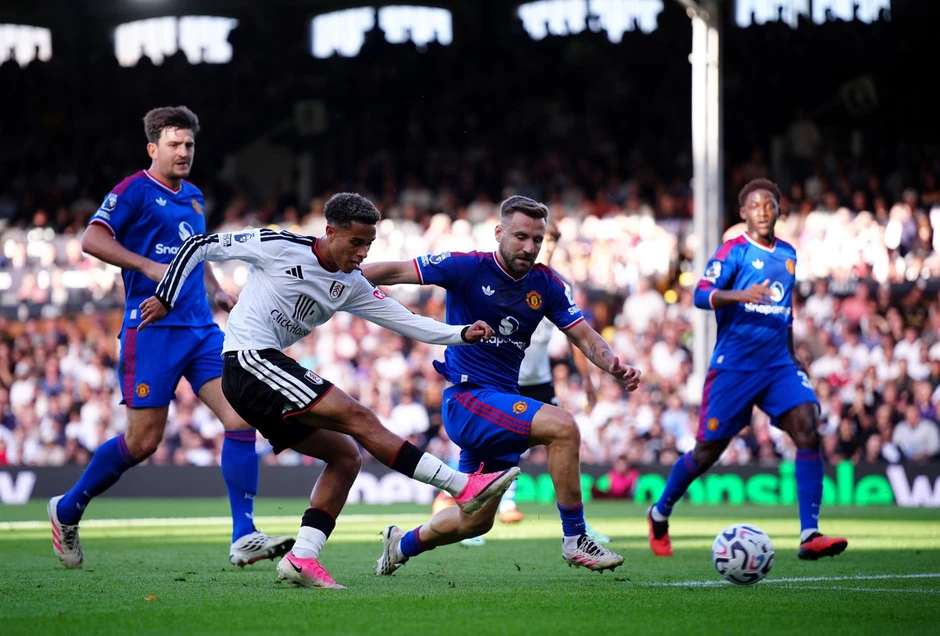 Man Utd nhọc nhằn giành lại 1 điểm từ tay Fulham Man Utd nhọc nhằn giành lại 1 điểm từ tay Fulham