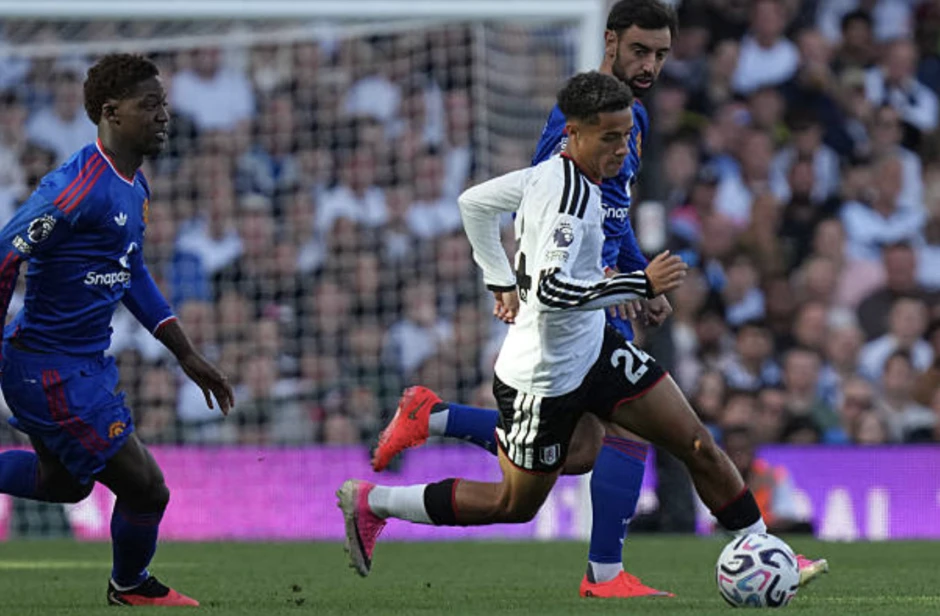 Man Utd nhọc nhằn giành lại 1 điểm từ tay Fulham Man Utd nhọc nhằn giành lại 1 điểm từ tay Fulham