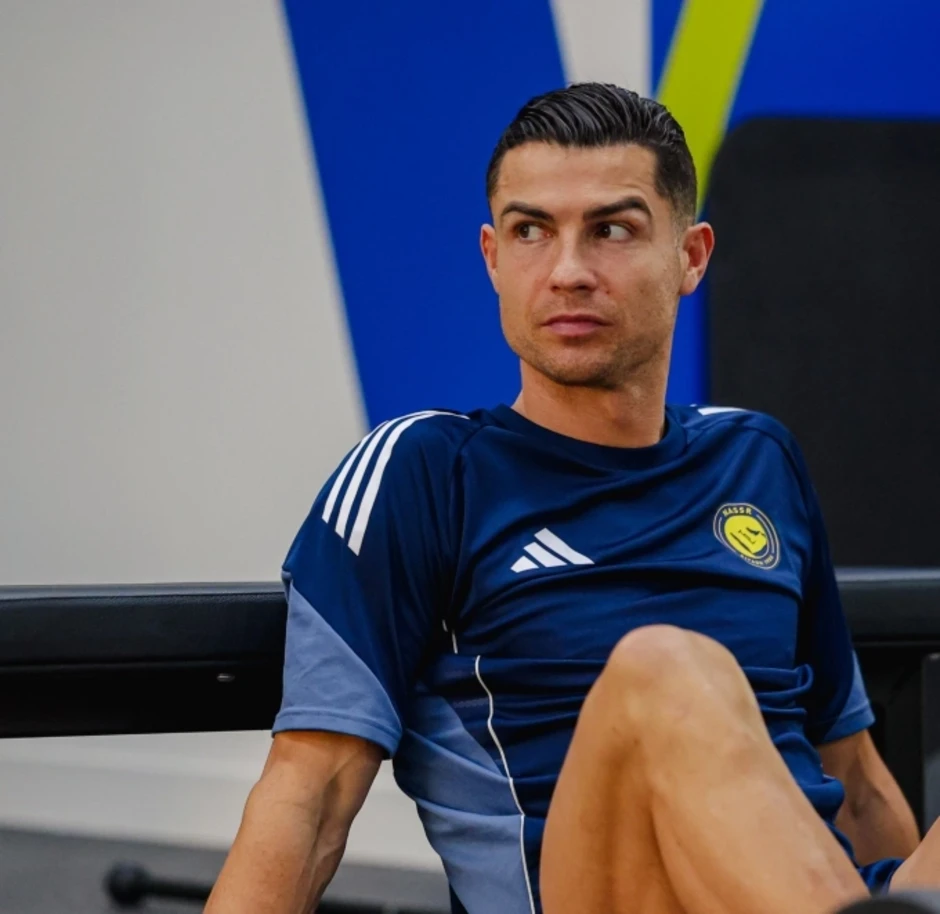 Máy bay của Ronaldo rời Arab Saudi giữa bất ổn ở Trung Đông Máy bay của Ronaldo rời Arab Saudi giữa bất ổn ở Trung Đông