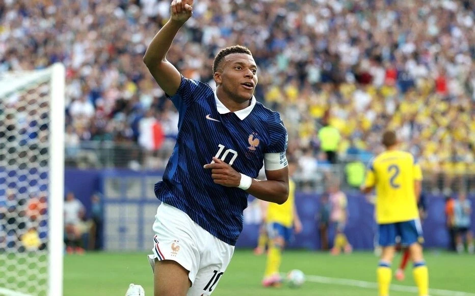 Mbappe cân bằng thành tích của Messi, tuyển Pháp đi vào lịch sử World Cup Mbappe cân bằng thành tích của Messi, tuyển Pháp đi vào lịch sử World Cup