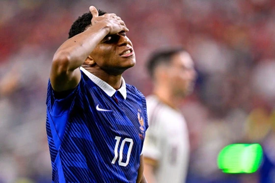 Mbappe sở hữu thống kê tệ hại, chỉ trích hàng loạt sai lầm của tuyển Pháp Mbappe sở hữu thống kê tệ hại, chỉ trích hàng loạt sai lầm của tuyển Pháp
