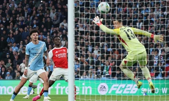 Merson: 'Arsenal chỉ có thể vô địch Ngoại hạng Anh'