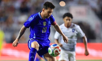 Messi bị kiện vì vắng mặt trận giao hữu