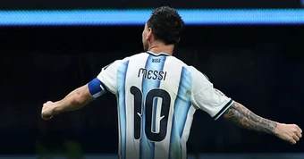 Messi bóng gió chia tay Argentina ngay trước chung kết World Cup