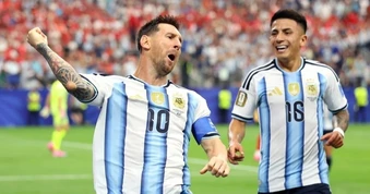 Messi đi vào lịch sử, phá kỷ lục mọi thời đại ở World Cup