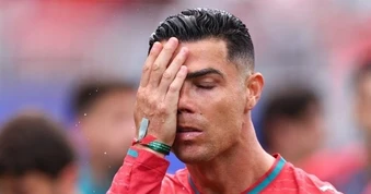 Messi gọi, Ronaldo trả lời bằng thống kê tệ hại ở World Cup