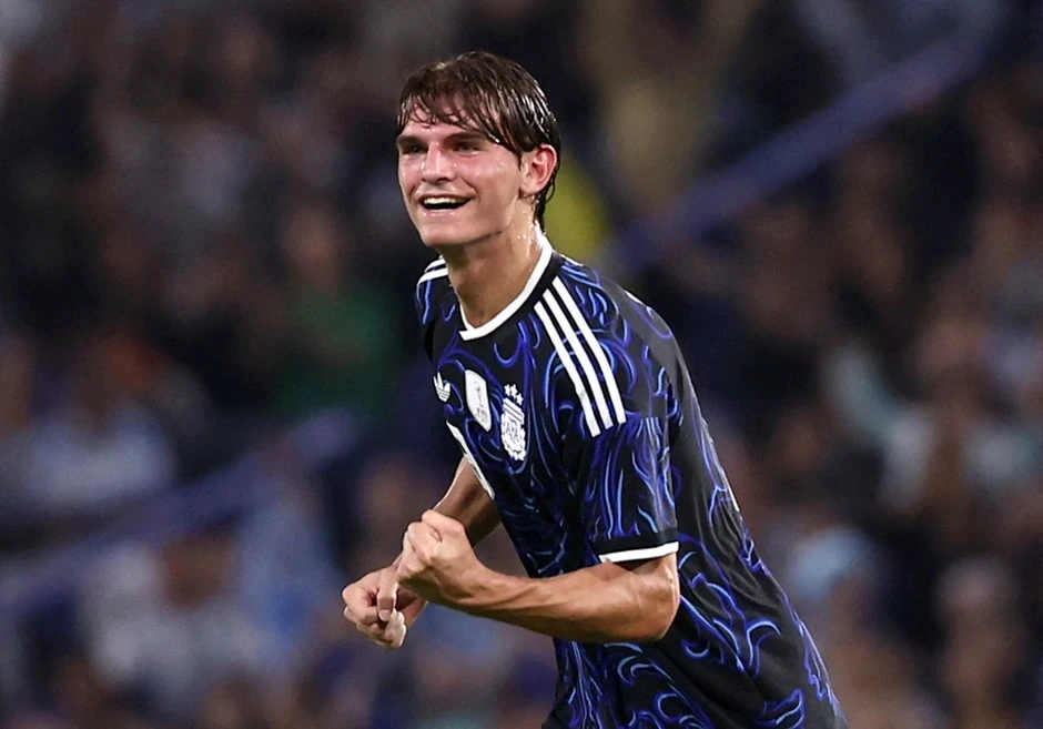 Messi ngồi dự bị, ĐT Argentina thắng sát nút đối thủ đứng thứ 115 trên BXH FIFA Messi ngồi dự bị, ĐT Argentina thắng sát nút đối thủ đứng thứ 115 trên BXH FIFA