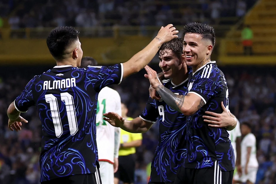 Messi ngồi dự bị, ĐT Argentina thắng sát nút đối thủ đứng thứ 115 trên BXH FIFA Messi ngồi dự bị, ĐT Argentina thắng sát nút đối thủ đứng thứ 115 trên BXH FIFA