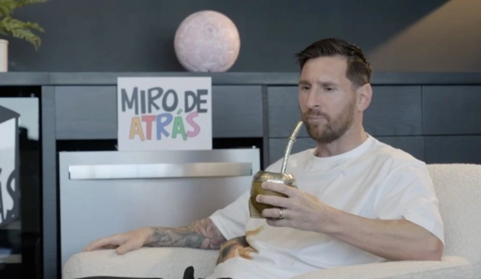 Messi: 'Tôi hối tiếc vì đã không dành thời gian học tiếng Anh'