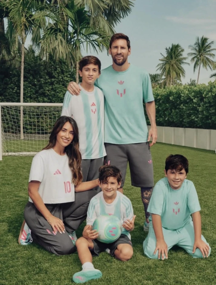 Messi: 'Tôi hối tiếc vì đã không dành thời gian học tiếng Anh'