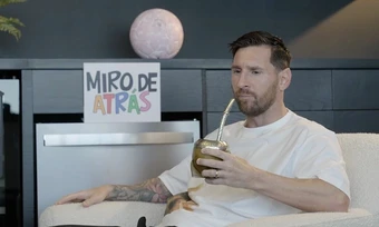 Messi: 'Tôi hối tiếc vì đã không dành thời gian học tiếng Anh'