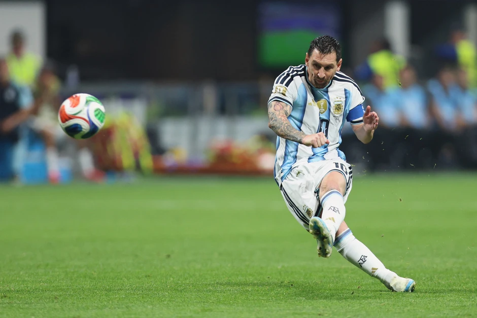 Messi và nghịch lý của một huyền thoại