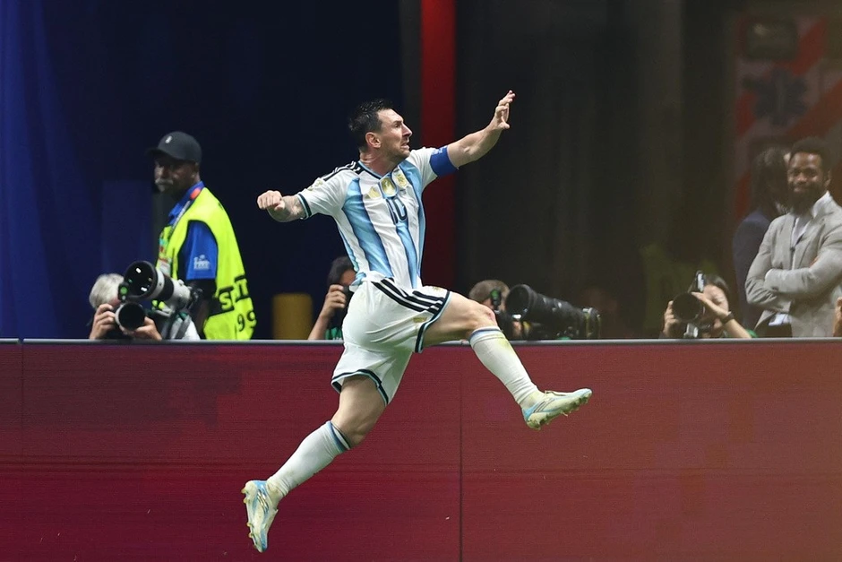 Messi và nghịch lý của một huyền thoại