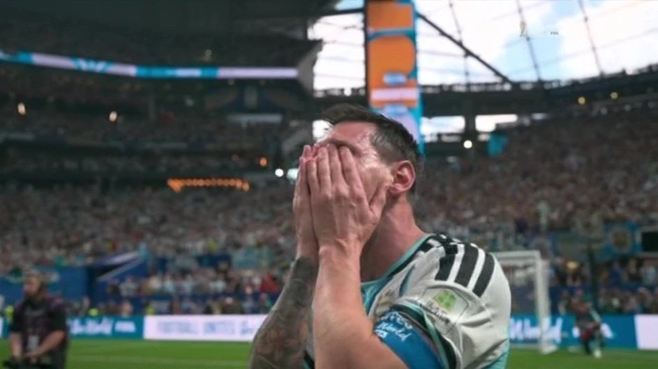 Messi xô đổ nhiều kỷ lục World Cup trong ngày đá hỏng phạt đền Messi xô đổ nhiều kỷ lục World Cup trong ngày đá hỏng phạt đền