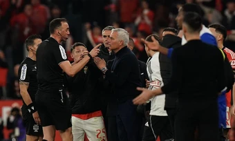 Mourinho tố bị gọi là 'kẻ phản bội' 50 lần
