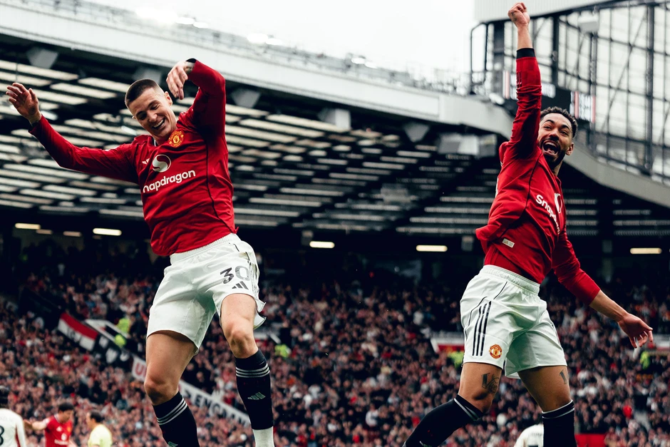 MU thắng Liverpool 3-2, lấy vé Cúp C1: Cảm ơn Carrick