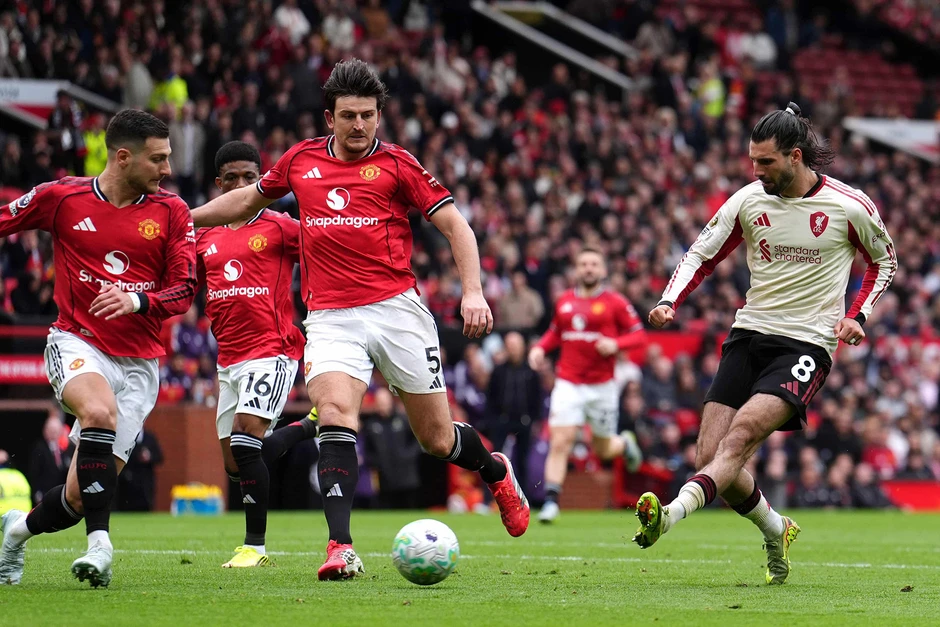 MU thắng Liverpool 3-2, lấy vé Cúp C1: Cảm ơn Carrick