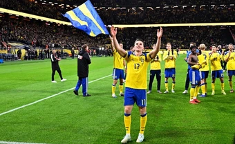 Ngôi sao Arsenal đưa Thụy Điển vượt qua Ba Lan, trở lại World Cup