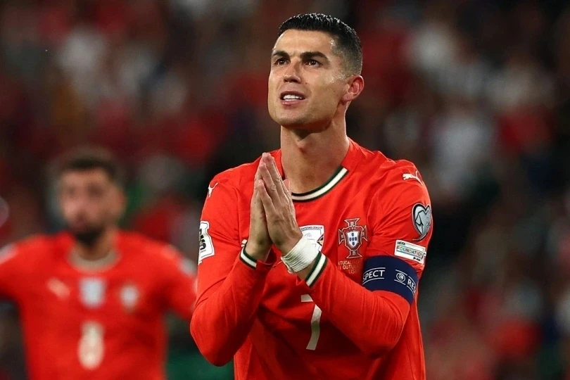 Ngôi sao Bồ Đào Nha: “Không ai có nghĩa vụ chuyền bóng cho C.Ronaldo”
