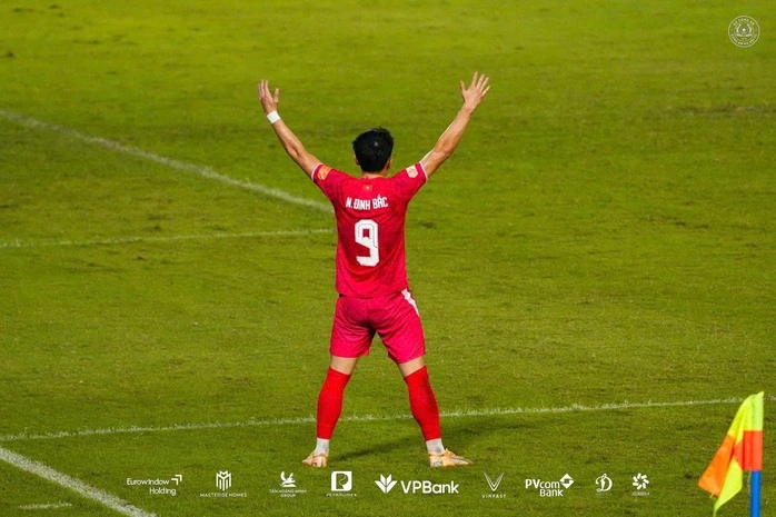 Nguyễn Đình Bắc bùng nổ: Không chỉ là câu chuyện phong độ