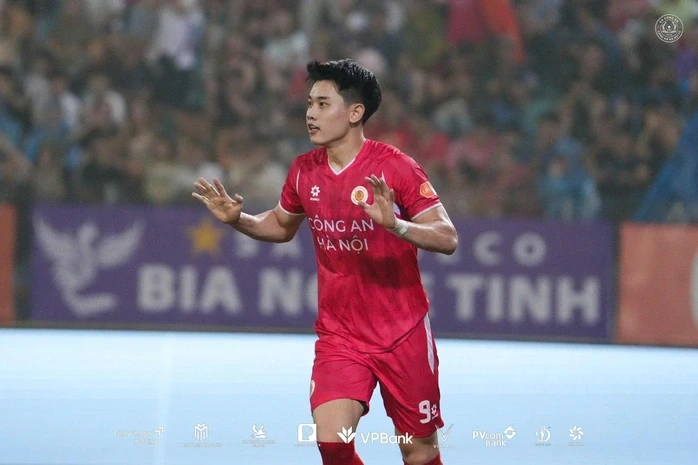 Nguyễn Đình Bắc bùng nổ: Không chỉ là câu chuyện phong độ