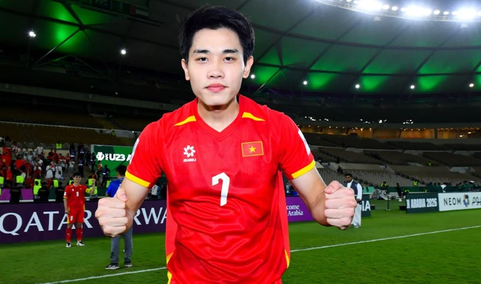 Nguyễn Đình Bắc, HLV Kim Sang-sik nhận Bằng khen của Bộ trưởng Bộ Văn hóa, Thể thao và Du lịch Nguyễn Đình Bắc, HLV Kim Sang-sik nhận Bằng khen của Bộ trưởng Bộ Văn hóa, Thể thao và Du lịch