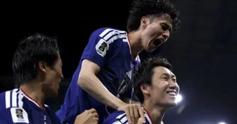 Nhật Bản thắng đậm Tunisia 4-0 ở trận đấu thứ 1.000 của World Cup