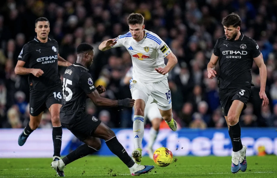 Nhọc nhằn đánh bại Leeds United, Man City bám đuổi ngôi đầu Ngoại hạng Nhọc nhằn đánh bại Leeds United, Man City bám đuổi ngôi đầu Ngoại hạng
