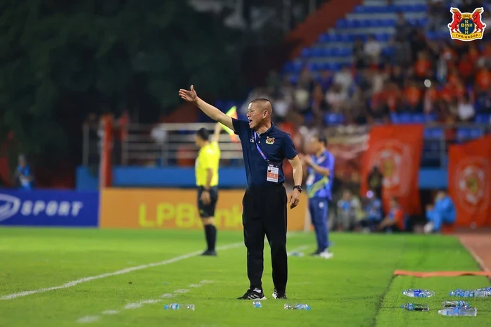 Ninh Bình FC bất ngờ chia tay trợ lý cũ của HLV Park Hang-seo Ninh Bình FC bất ngờ chia tay trợ lý cũ của HLV Park Hang-seo