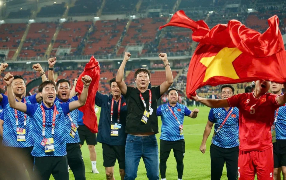 'Nóng' vé trận bán kết lượt về tuyển Việt Nam - Malaysia trên sân Mỹ Đình 'Nóng' vé trận bán kết lượt về tuyển Việt Nam - Malaysia trên sân Mỹ Đình