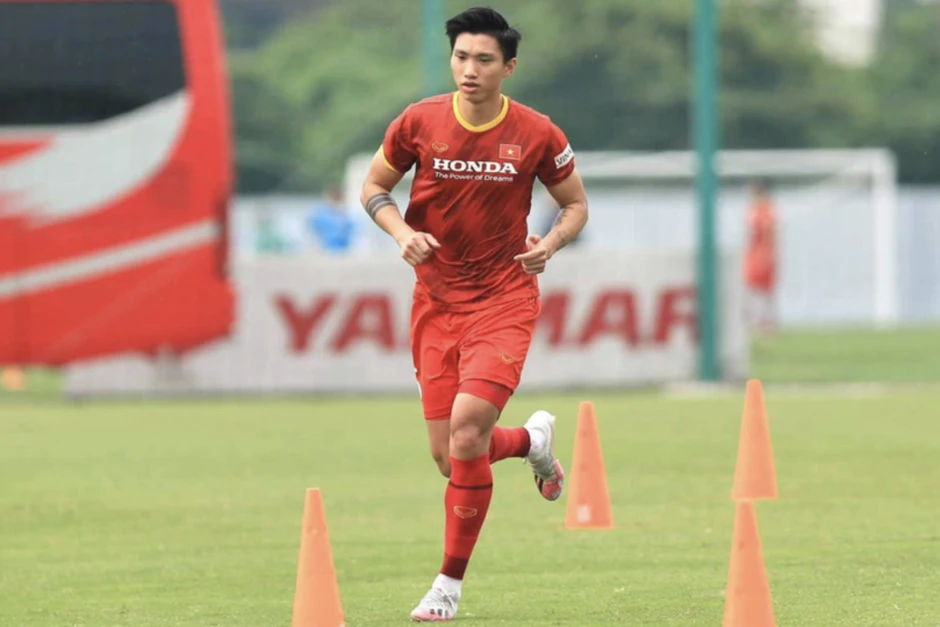 Ông Kim Sang-sik công bố danh sách đội tuyển Việt Nam đấu Malaysia Ông Kim Sang-sik công bố danh sách đội tuyển Việt Nam đấu Malaysia