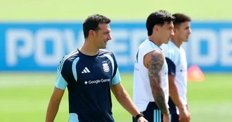 Phản ứng của HLV Scaloni sau phát biểu của Ancelotti về Argentina