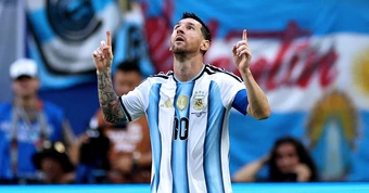 Phát sốt Messi ghi 4 bàn vào lưới đội của De la Fuente
