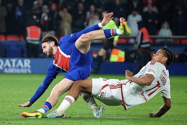 PSG thắng nhọc nhằn nhưng vẫn chưa thể vô địch Ligue 1 PSG thắng nhọc nhằn nhưng vẫn chưa thể vô địch Ligue 1